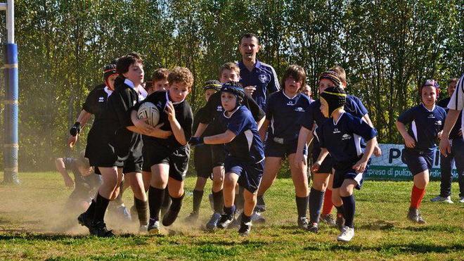 Il campo da rugby va demolito, 108 ragazzi non sanno dove giocare