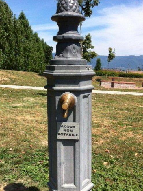 Niente acqua potabile nel parco pubblico 