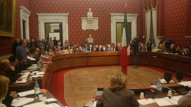 La Provincia vende i pacchetti azionari