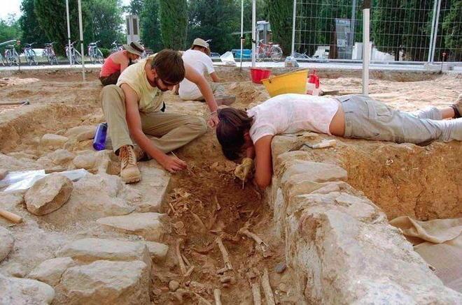 Studenti archeologi con l’Università di Pisa 