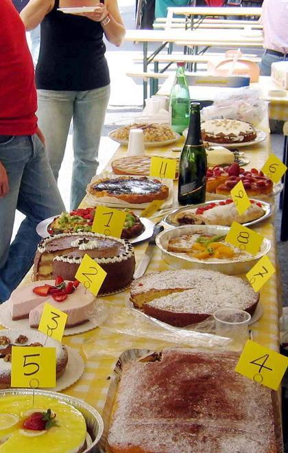 Gare di torte, musica e tanti giochi 