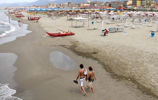 Agosto semivuoto, Versilia preoccupata 