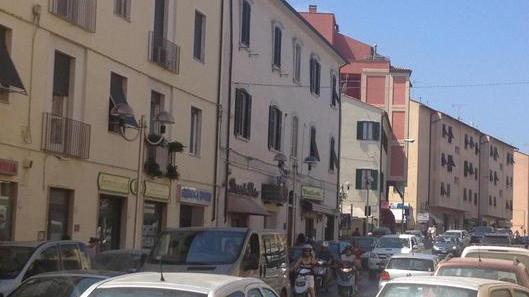 Via Carducci, illuminazione in tilt
