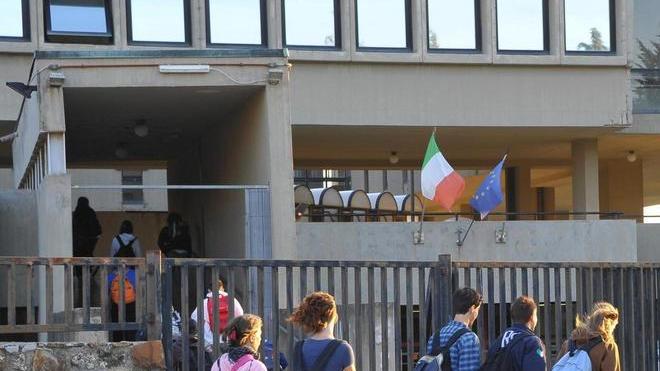 La tecnologia salva la quarta ginnasio In classe al liceo di Massa con Errecubo