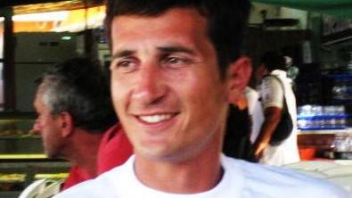 Sgommate e clacson per l’addio a Michele