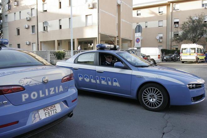 Spaccia droga a 15 anni: arrestato dalla polizia 
