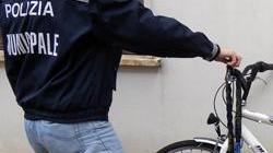 Ruba bicicletta dopo la notte in questura