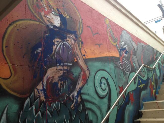 Vandali nel sottopasso, rovinati i nuovi murales 