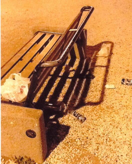 Piazza Gramsci, basta sporcizia 