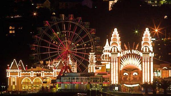Cade da una giostra del luna park di Forte e batte la testa: trauma cranico per una tredicenne
