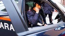 Lasciano i figli in casa e vanno a fare la spesa: denunciati