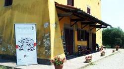Lavoro nero all’agriturismo dei clochard