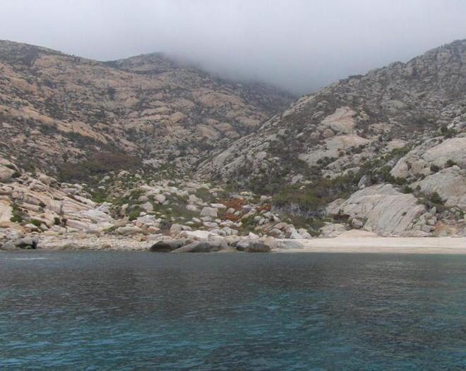 Ritrovata l’antica chiesa sull’isola di Montecristo 