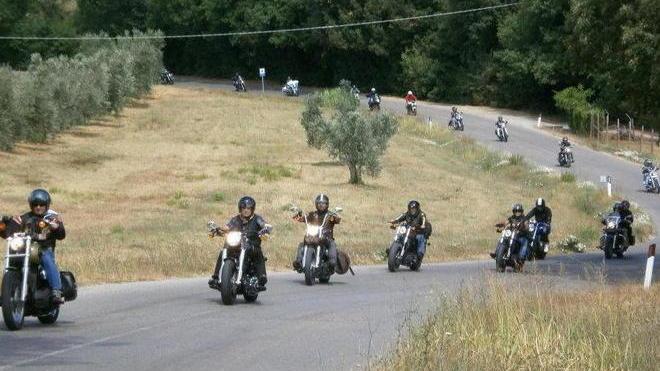 In cento al motoraduno degli “Smarmittati”