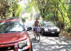 Principessa, troppi rischi tra auto e bici contromano 