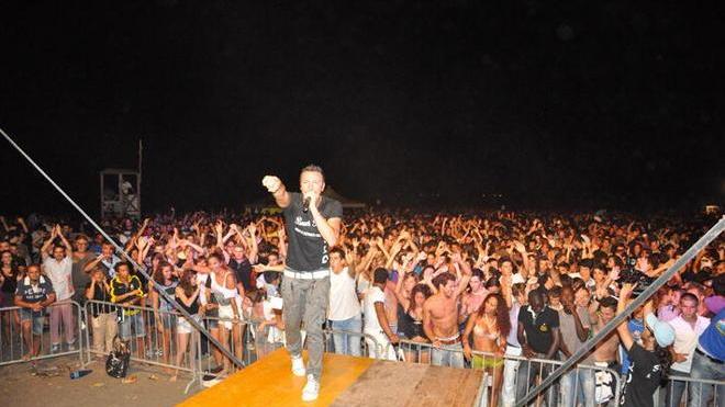 Beach party, musica non stop a Marina di Castagneto