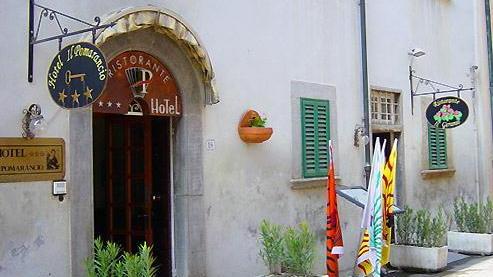 Riapre lo storico hotel “Il Pomarancio”
