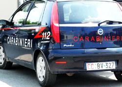 Aveva in auto un manganello e una bomboletta di spray urticante: denunciato 
