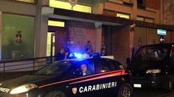 Calci, pugni e morsi ai carabinieri empolese arrestato nella notte