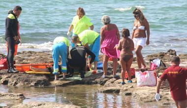 Malore cardiaco sugli scogli dell’Acquario, arrivano i soccorsi via mare 