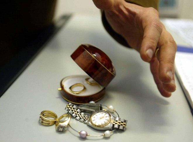 Svaligiata abitazione di una coppia in ferie 