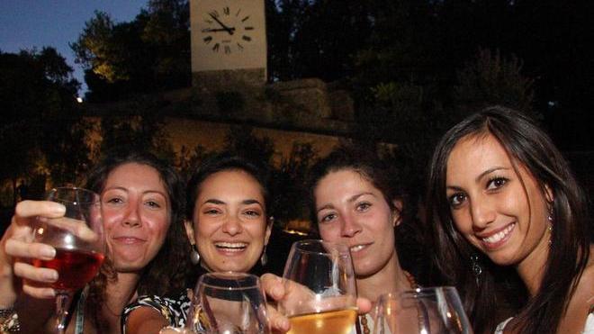 Vino e calici di stelle