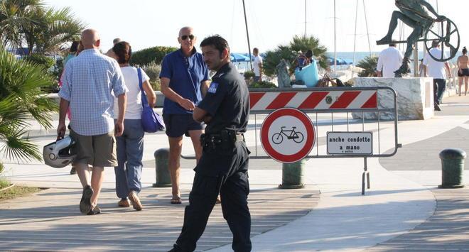 Forte boccia i sorveglianti «Vogliamo i vigili veri» 