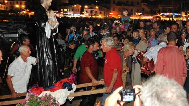 Migliaia di persone in centro per la festa di San Gaetano