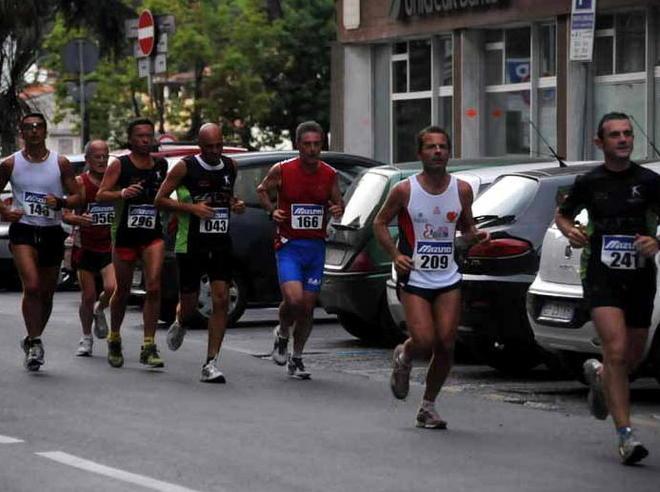 Oltre trecento podisti alla Notturna Gragnanina 
