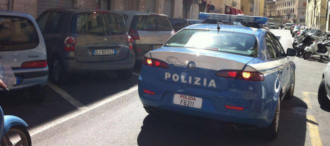 Accoltella il rivale e scappa, indaga la squadra mobile 