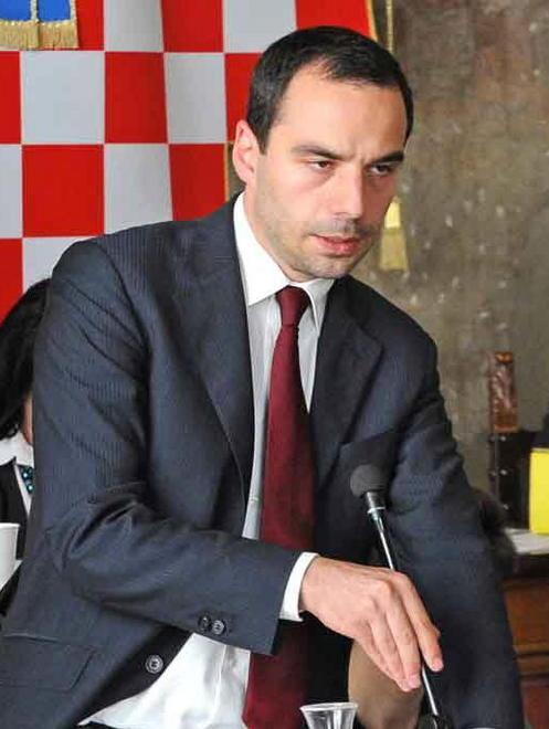 Poche candidature per i valutatori: riaperti i termini 