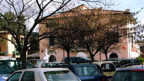 «Fermate il degrado in piazza delle Poste»