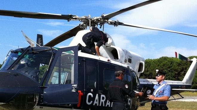 Un elicottero dell’Arma contro l’estrazione al nero
