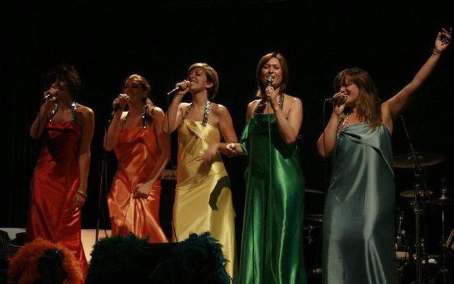 Le 5sister e il brother Carlo in concerto al Pick Bar