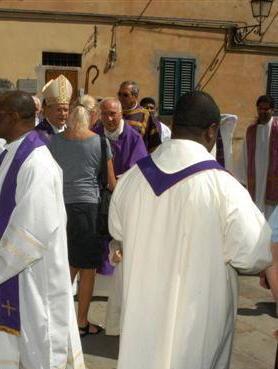 Addio a Fosca, chiesa stracolma 