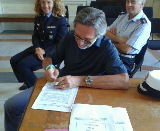 Ordinanza antilucciole al debutto, subito 11 multe 
