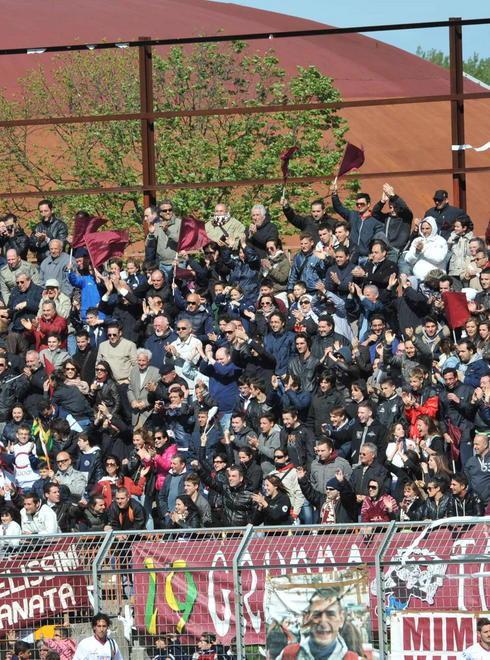 Tifosi del Pontedera sì, ma senza alcuna tessera 
