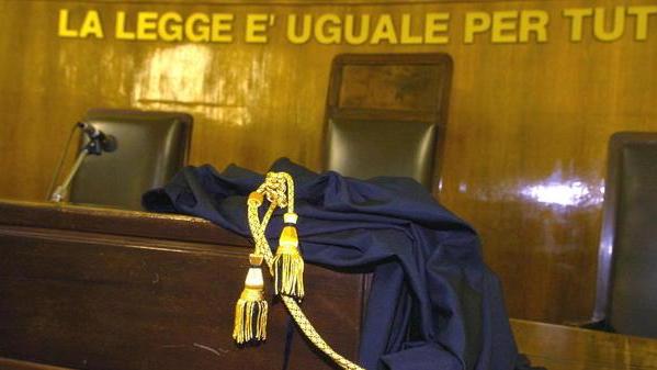 I 530 avvocati versiliesi contro Monti