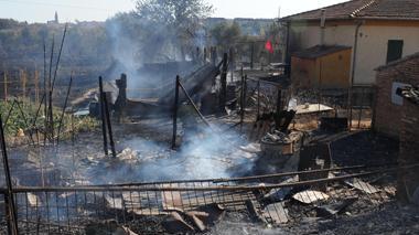 Le fiamme alle porte di Grosseto