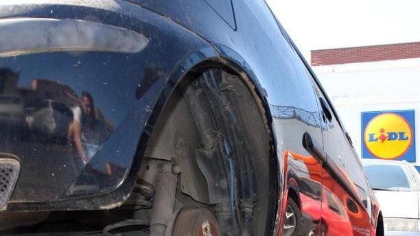 Quel parcheggio è un cimitero di auto