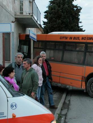 «Dopo il bus anche l’auto in casa» 