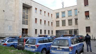 Rubano le chiavi a un’anziana, scoperte e arrestate da un poliziotto fuori servizio