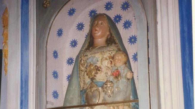 Spariscono gli ex voto e i francobolli pregiati