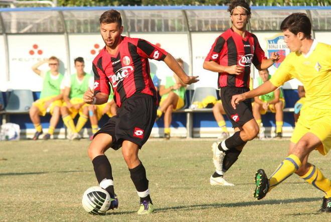 I rossoneri a caccia di un attaccante centrale