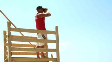 Spacciava in spiaggia, arrestato un bagnino