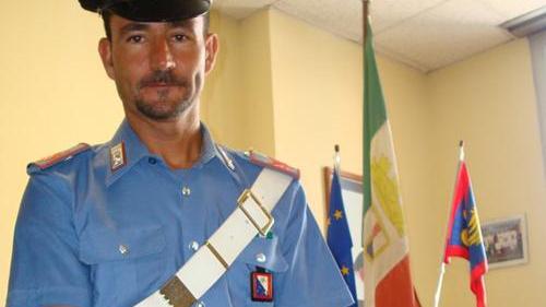 Topi d’appartamento a 15 e 13 anni, lei incinta il proprietario li insegue in strada e li fa arrestare