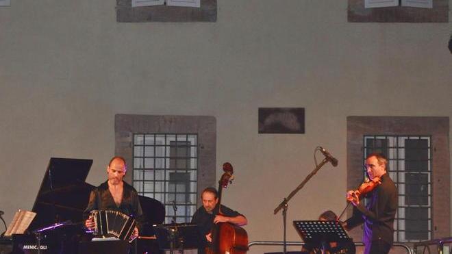 In quattrocento al concerto-omaggio in memoria di Astor Piazzolla