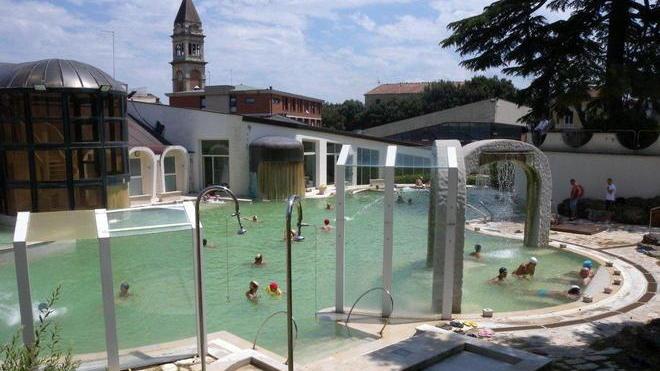Piscina chiusa quando ci sono le miss