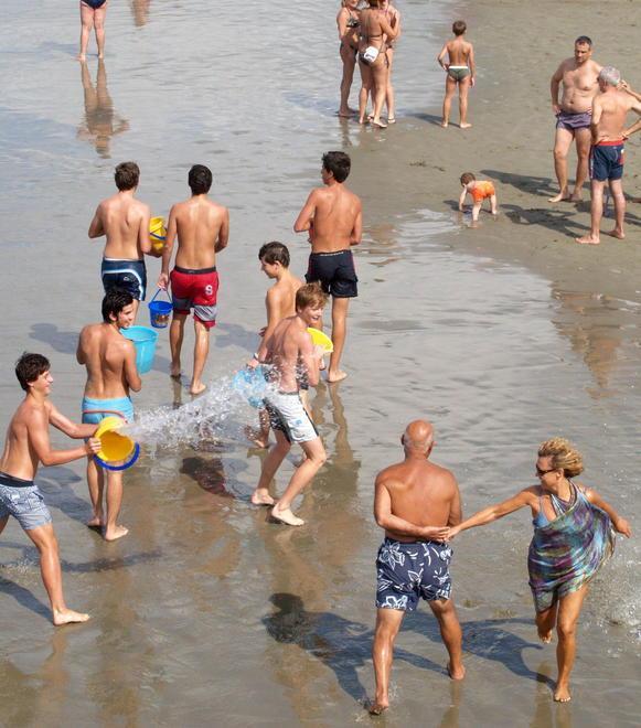 Pattuglie in città e un elicottero sorvolerà le spiagge 