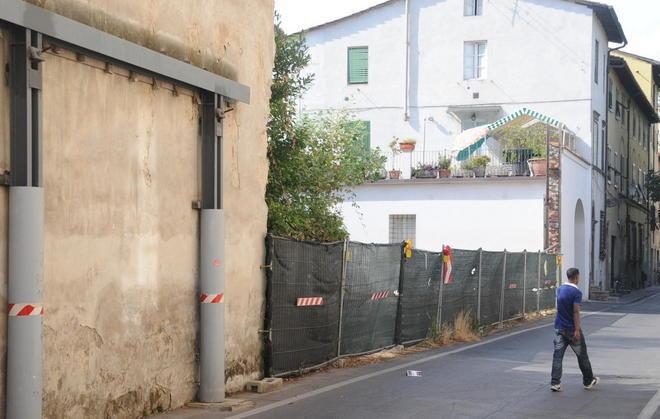 Sarà rifatto il muro di Villa Bottini 